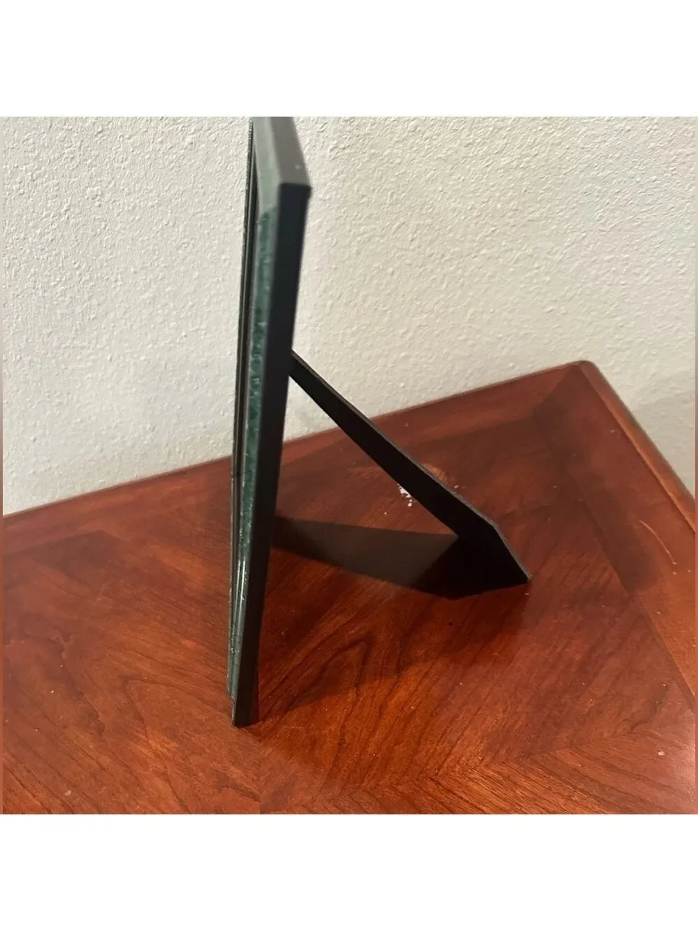 N/A dark green